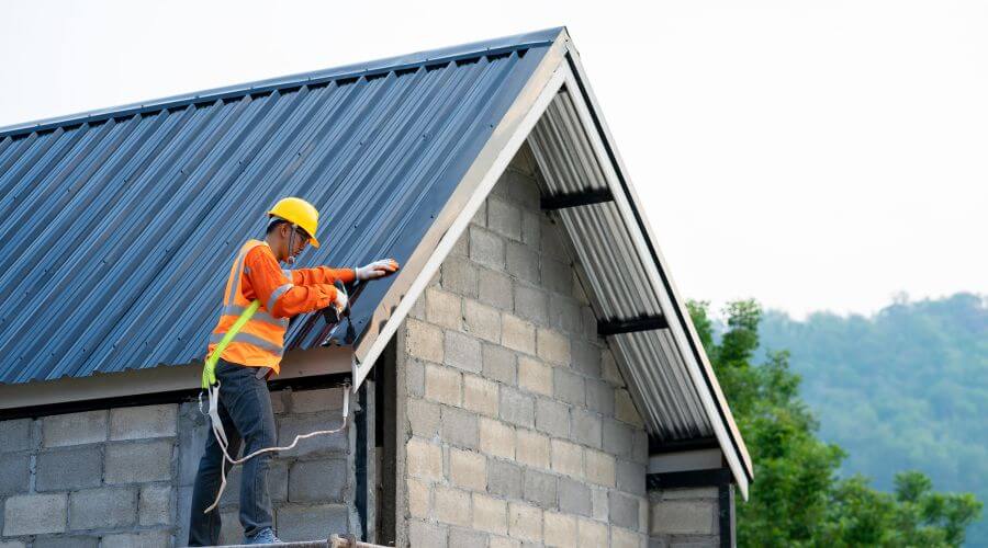 Professional gutter cleaning in Yazoo City, MS